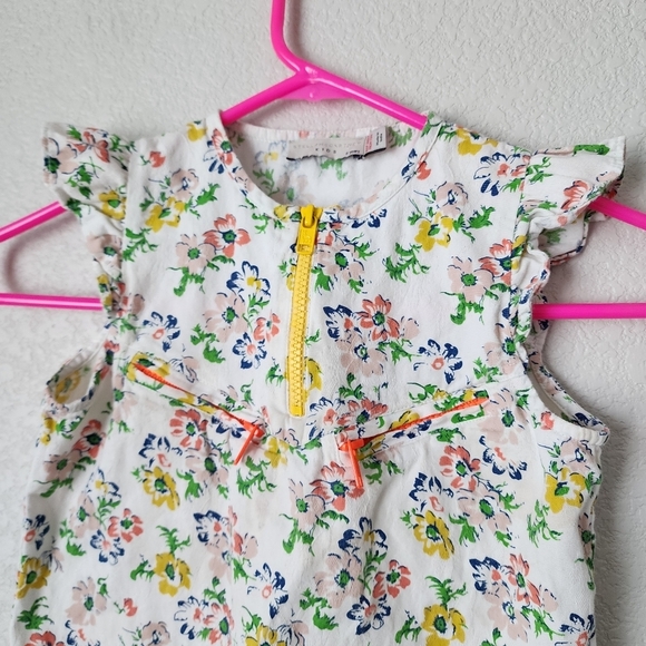 STELLA MCCARTNEY KIDS mini floral ruffle sleeve zip top in bright floral 8Y - Picture 3 of 9